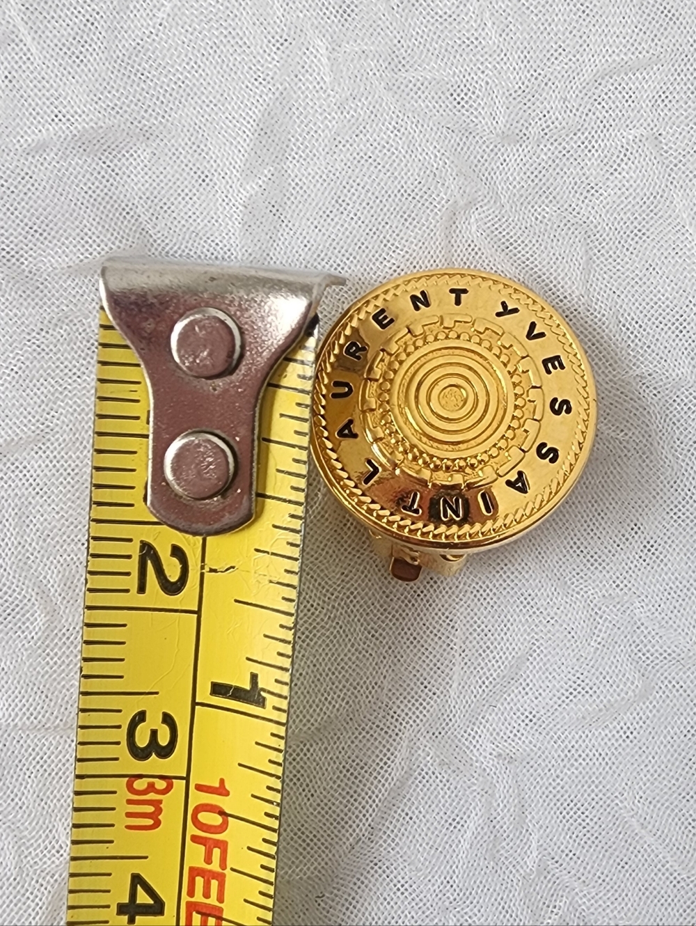 Auth Yves Saint Laurent Gold Circular Logo Clip-On Earrings - Picture 8 of 8